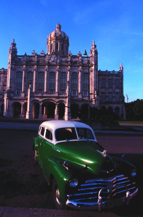 Museo de la Revolucion in Havana - Oldtimer